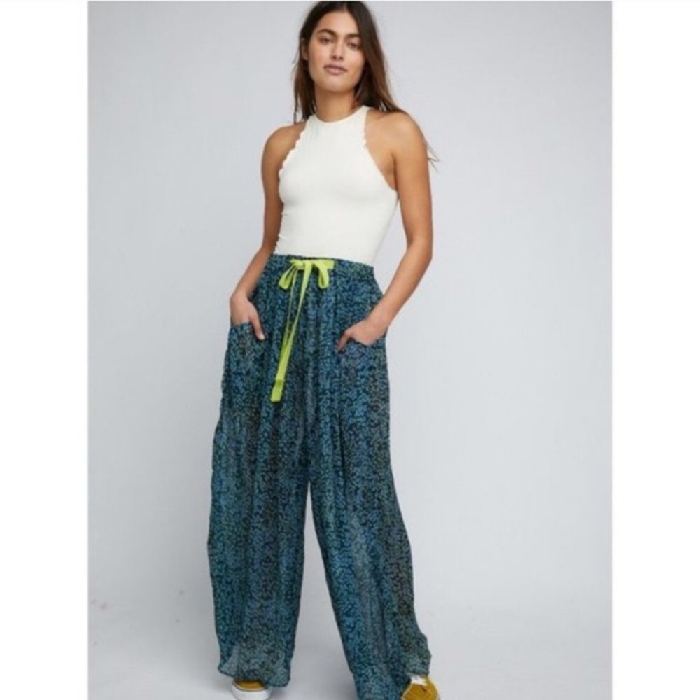 Free People Intimately Sleep-in’ Pants Nav…